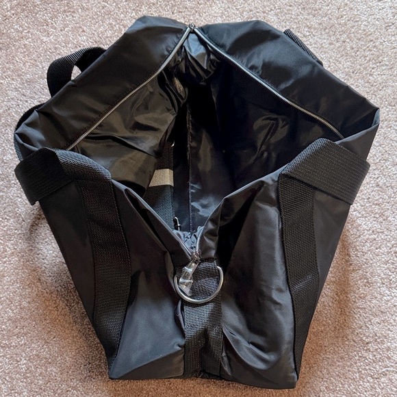 NWT Givenchy Men’s Sport Black Duffel Bag Great Gift - Picture 1 of 8